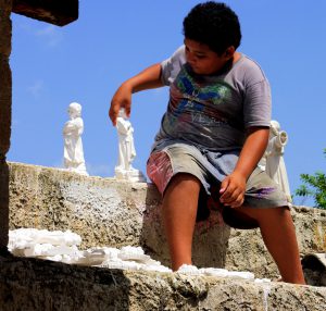 Die Figuren werden in der Sonne getrocknet