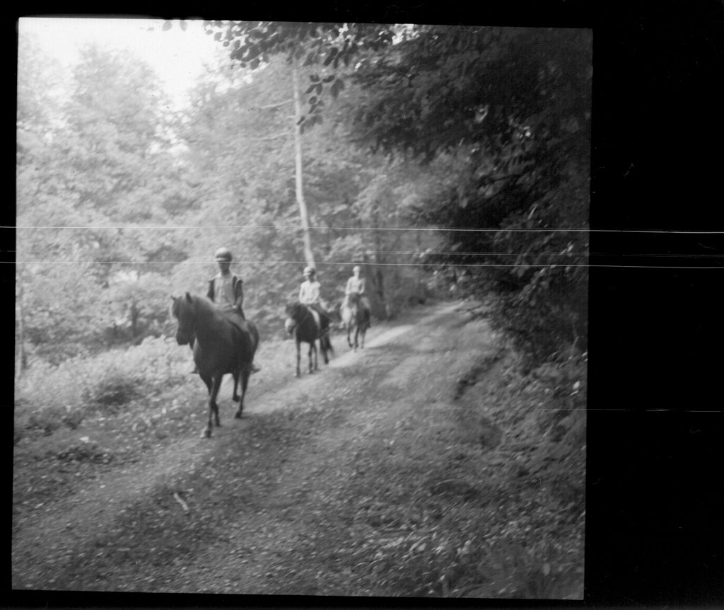 Reiter -  AGFA ISOLY IIA MIT AGFA COLOR AGNAR 1:5.6/55 - FOMAPAN 100