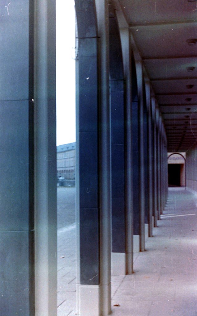 Säulengang am Schloßplatz