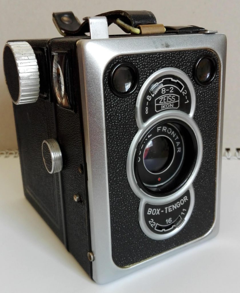Zeiss Ikon Tengor Box  -  Modell 55/2 - mit Goertz Frontar 1:11, 105 mm